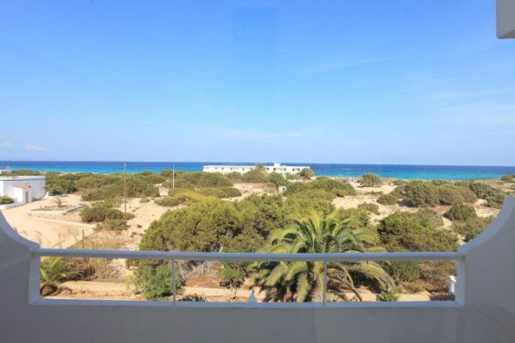 Lago Playa Es Pujols Chambre photo
